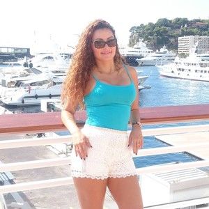 Meet your Posher, Estela